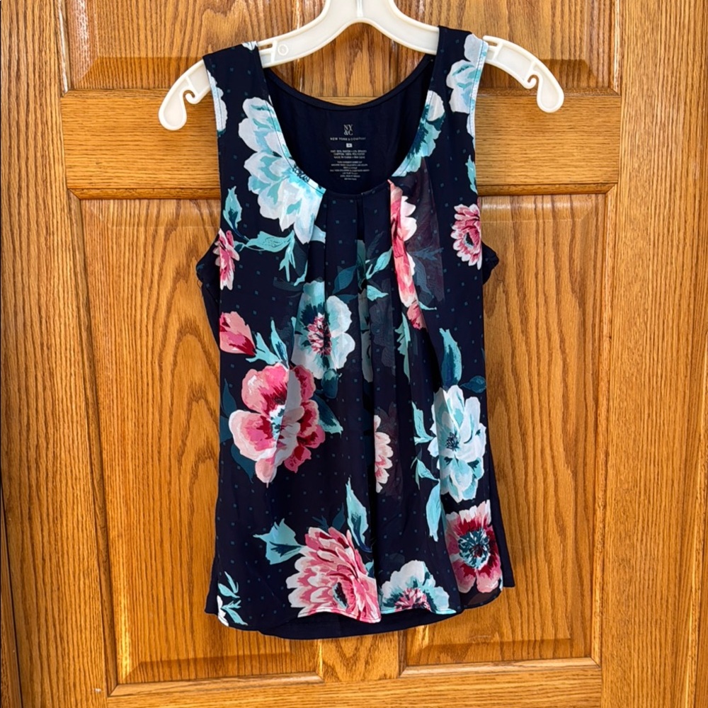 New York & Company Pink and White Pleated Sleeveless Tank Top